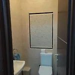 アパート A Very Spacious Three Bedroom In
