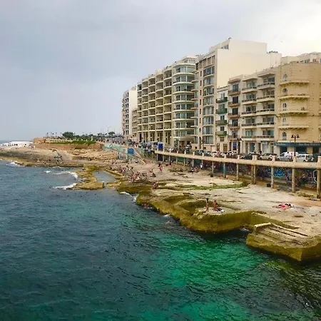 A Very Spacious Three Bedroom In Апартаменты