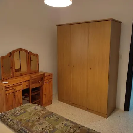 شقة A Very Spacious Three Bedroom In *