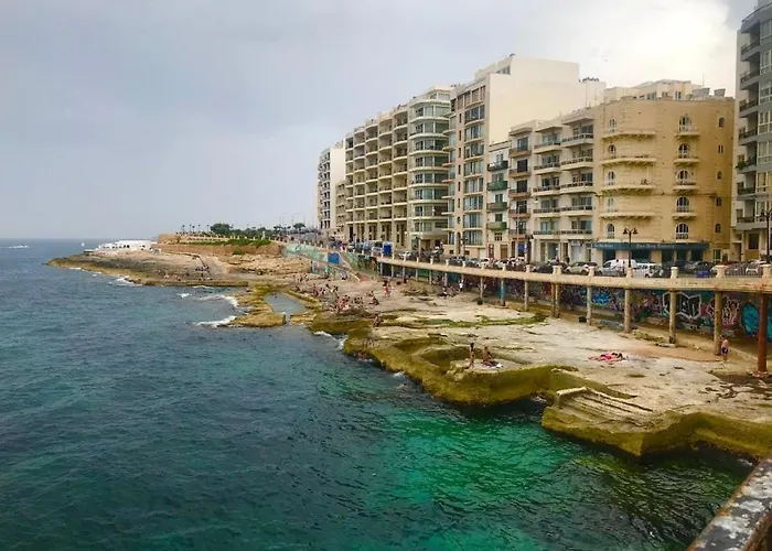 A Very Spacious Three Bedroom In 아파트