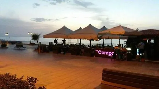 A Very Spacious Three Bedroom In Apartment *